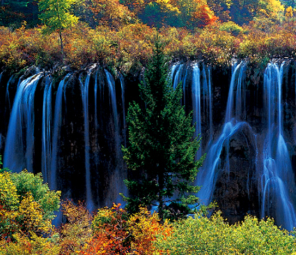 云南到九寨沟旅游线路|昆明成都米亚罗红河谷红枫岭九寨沟黄龙象雄文化园双飞6日游