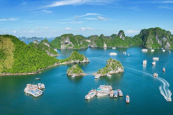 <风情越南> 越南下龙湾、天堂岛、月亮湖、迷宫仙境、河内巴亭广场动车5日游